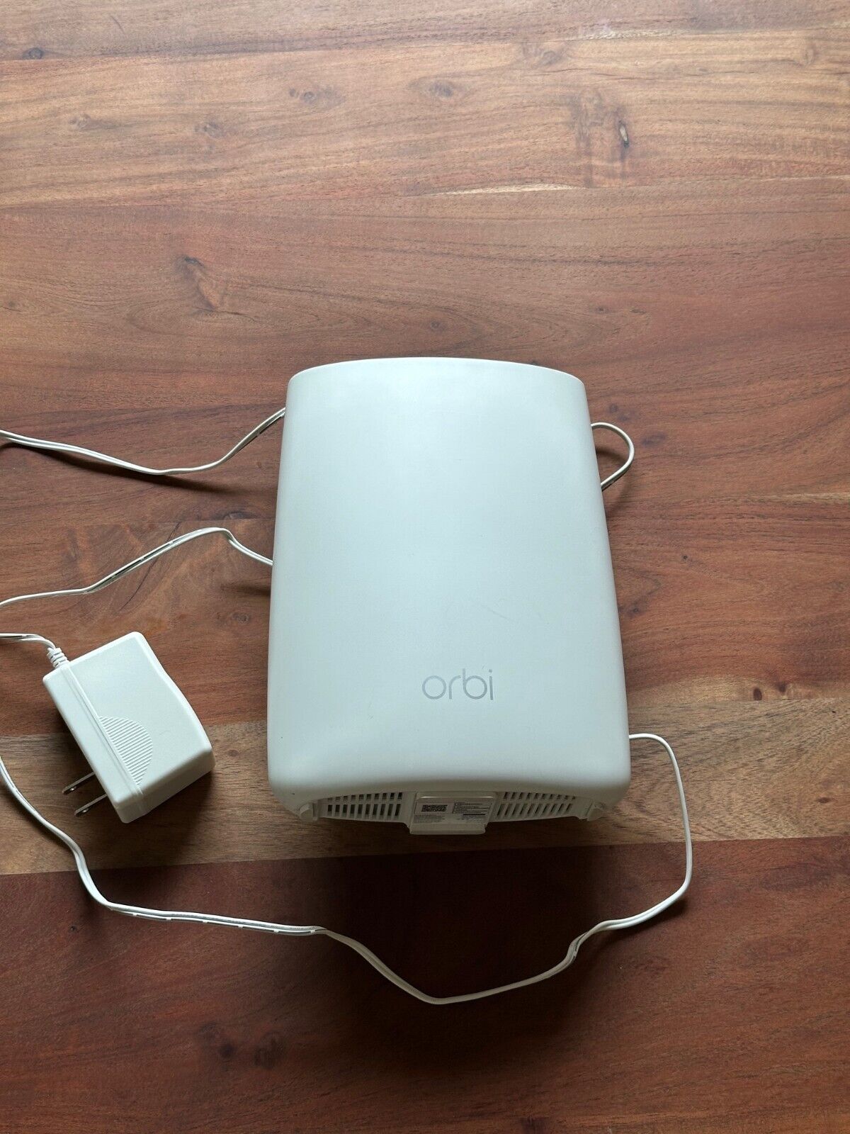 Netgear Orbi tri-band wireless wifi router pair: RBR50v2 and RBS50v2