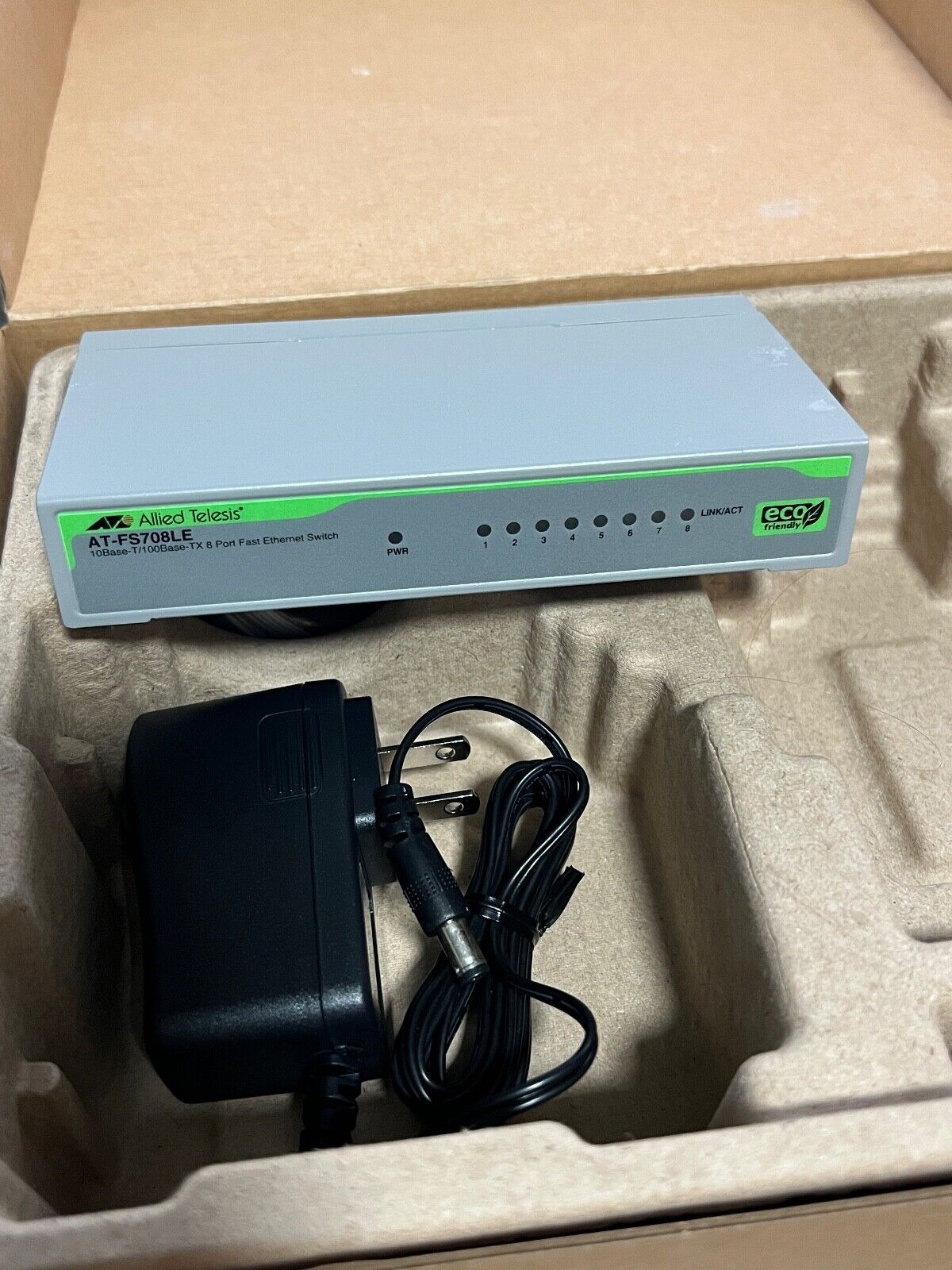 Allied Telesis AT-FS708LE-10 8-port Fast Ethernet Switch New in Box