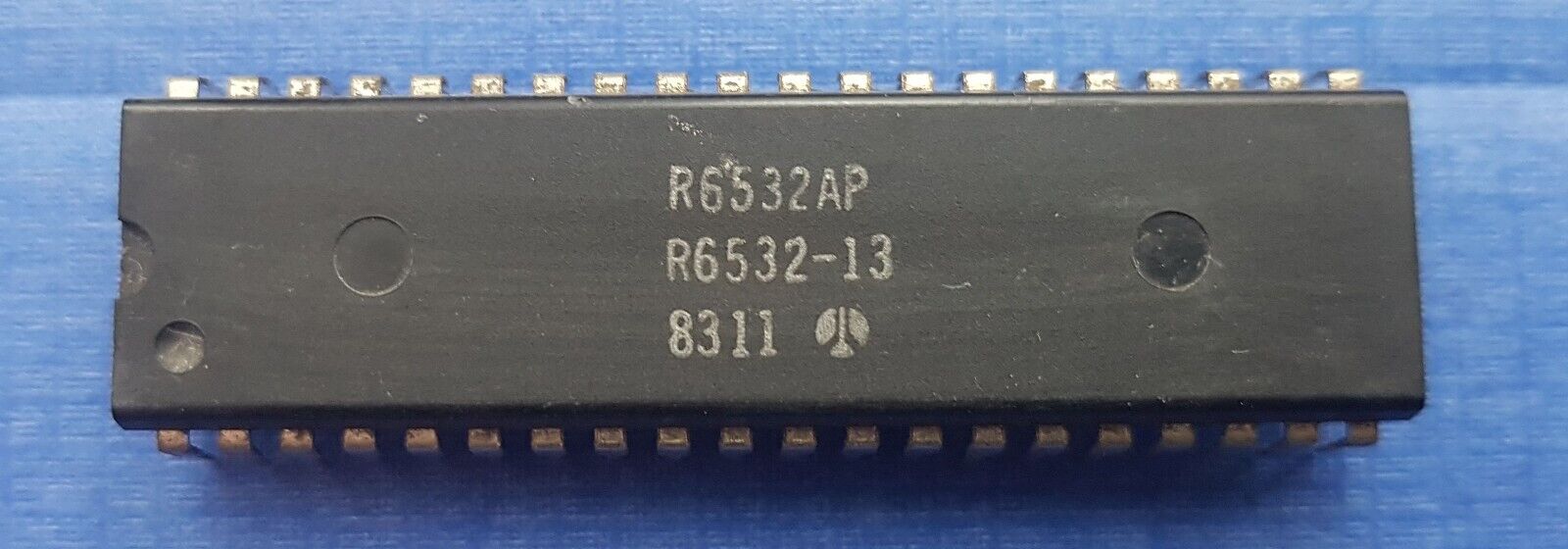 Rockwell R 6532 AP / R 6532-13 RAM- I/O Timer, RIOT Chip for COMMODORE SFD-1001
