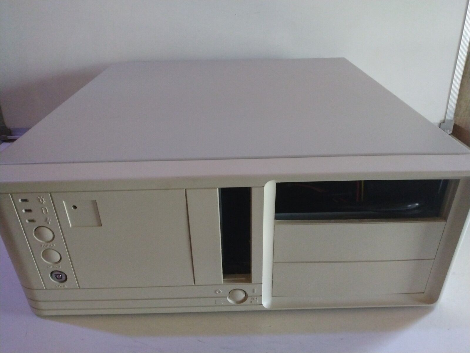Vintage AT Desktop Computer Case 386, 486, Pentium Socket 7