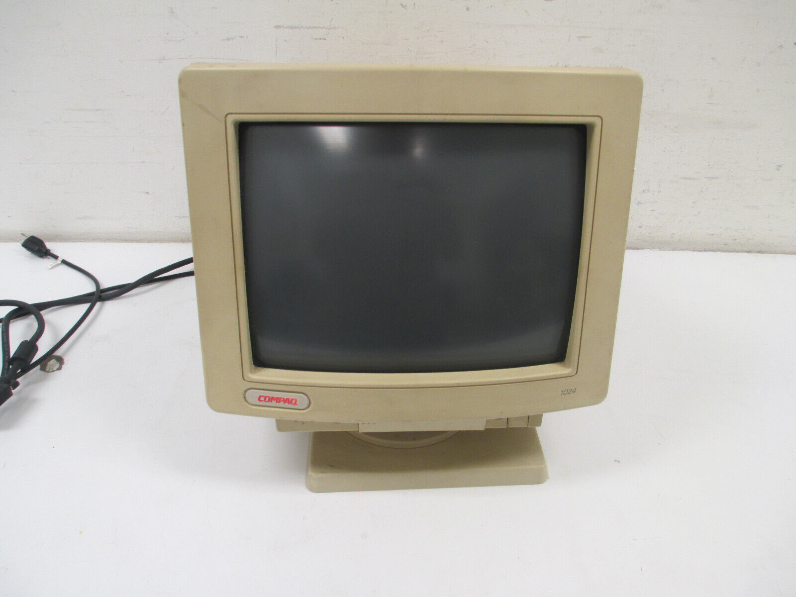 Vintage Compaq 462 CRT Monitor 1995 w/ cords