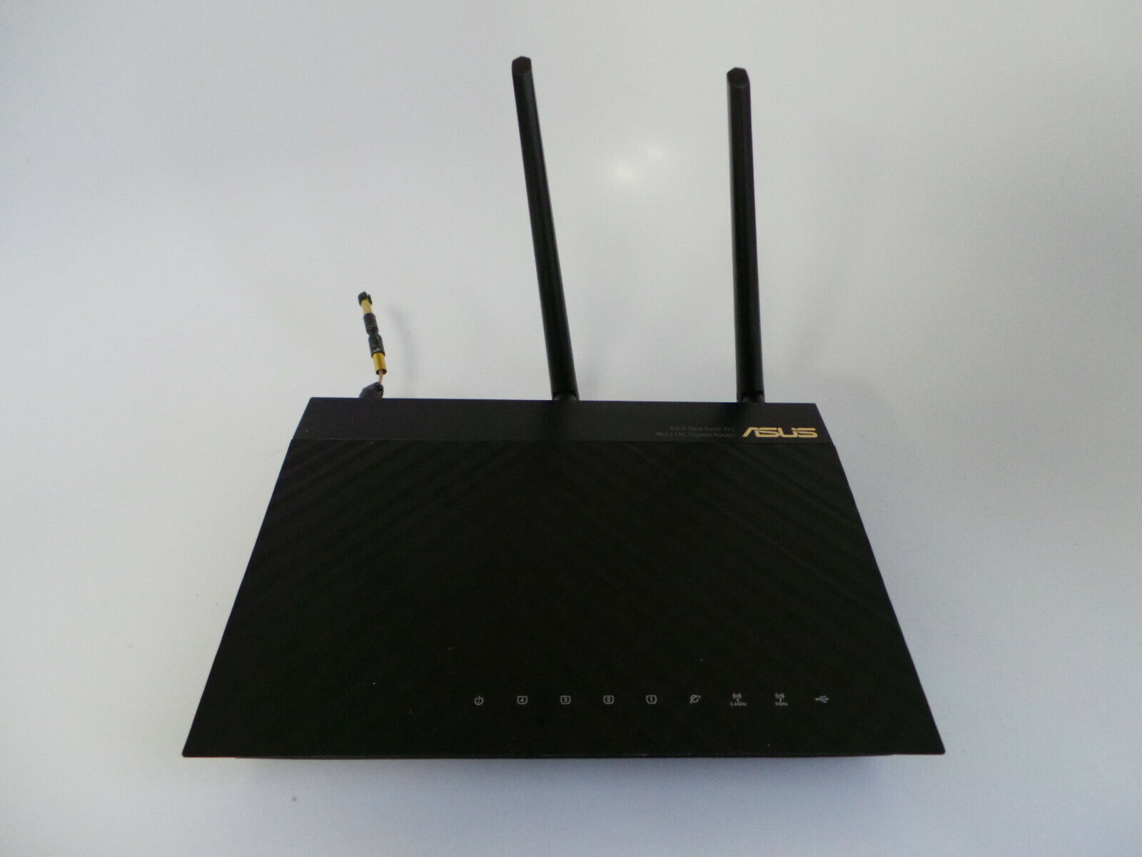 ASUS RT-AC66R 802.11ac Dual-Band Wireless-AC1750 Gigabit Router - READ