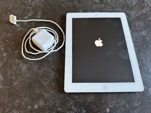 Apple iPad 2 16GB Wi-Fi 9.7\