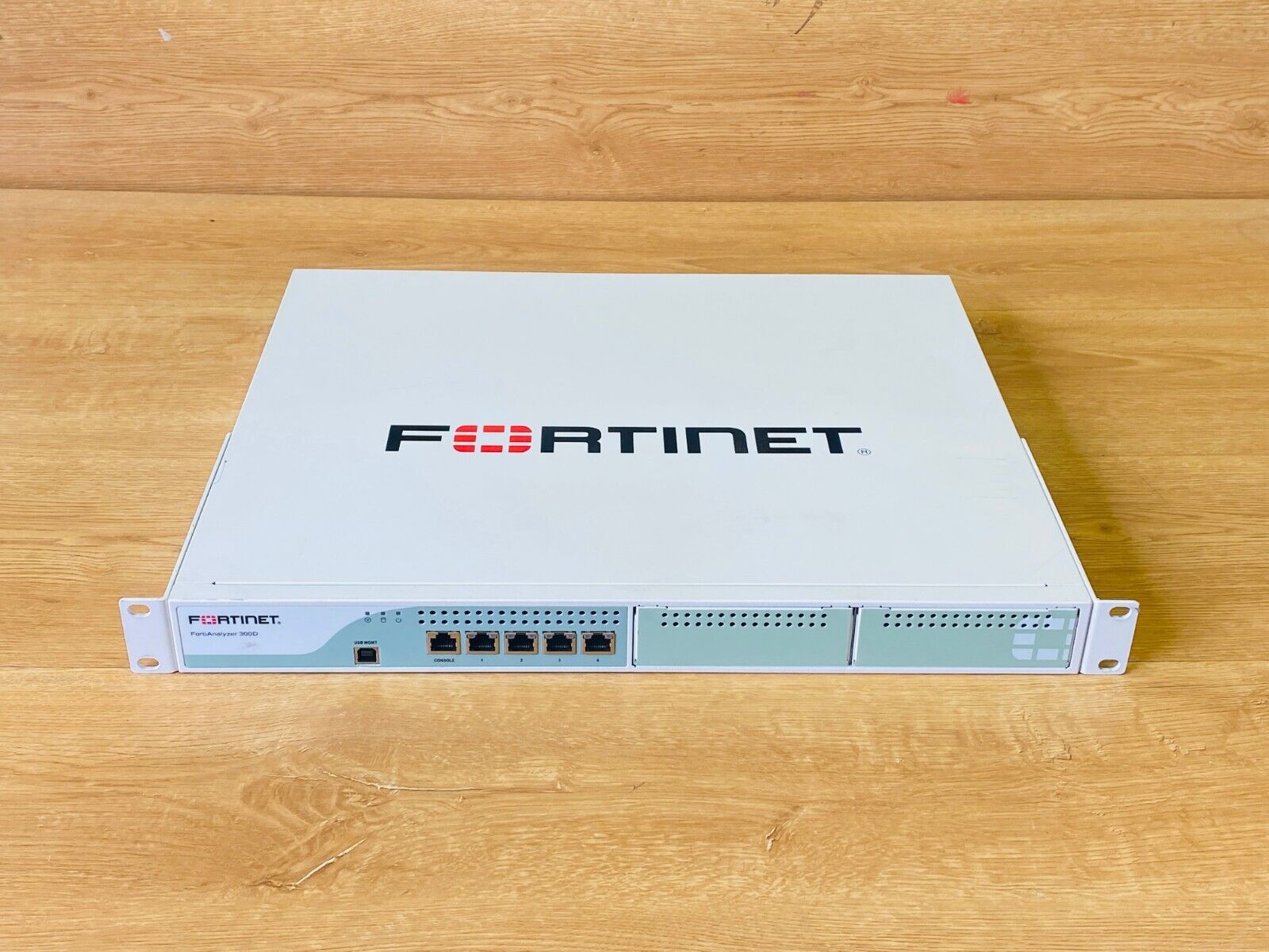 Fortinet Fortianalyzer FAZ-300D security Analytics and Management Appliance