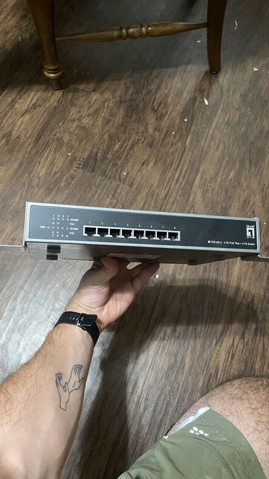 LevelOne FEP-0812 8-Port PoE 10/100 Fast Ethernet Desktop PoE Switch 100/240v