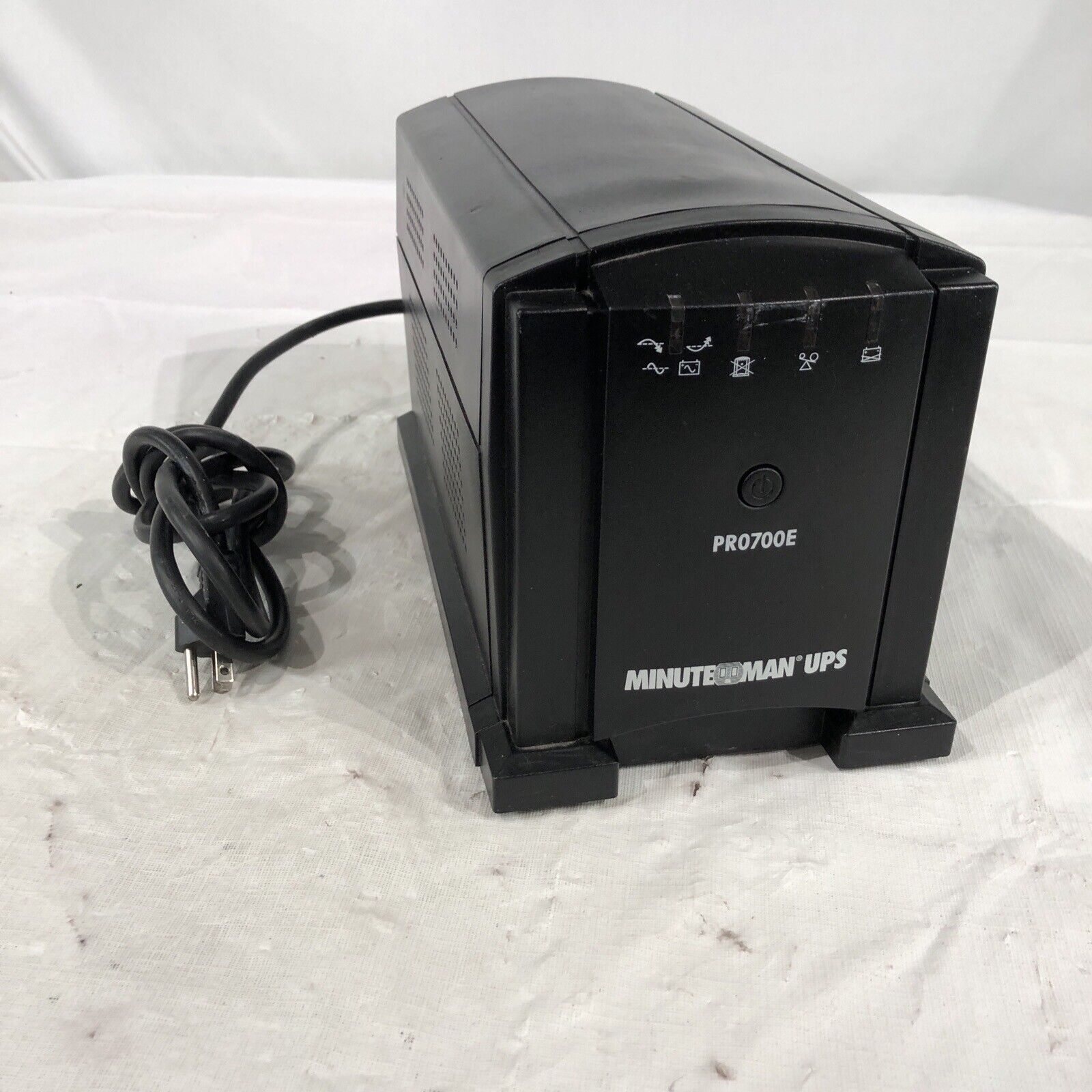 Minuteman UPS Pro700E PN: 90000606 Power Supply 6 Power Outlets USB RS232