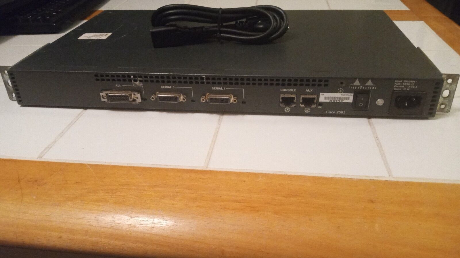 Cisco Systems 2500 Series Model 2501 Dual Serial Network Router 