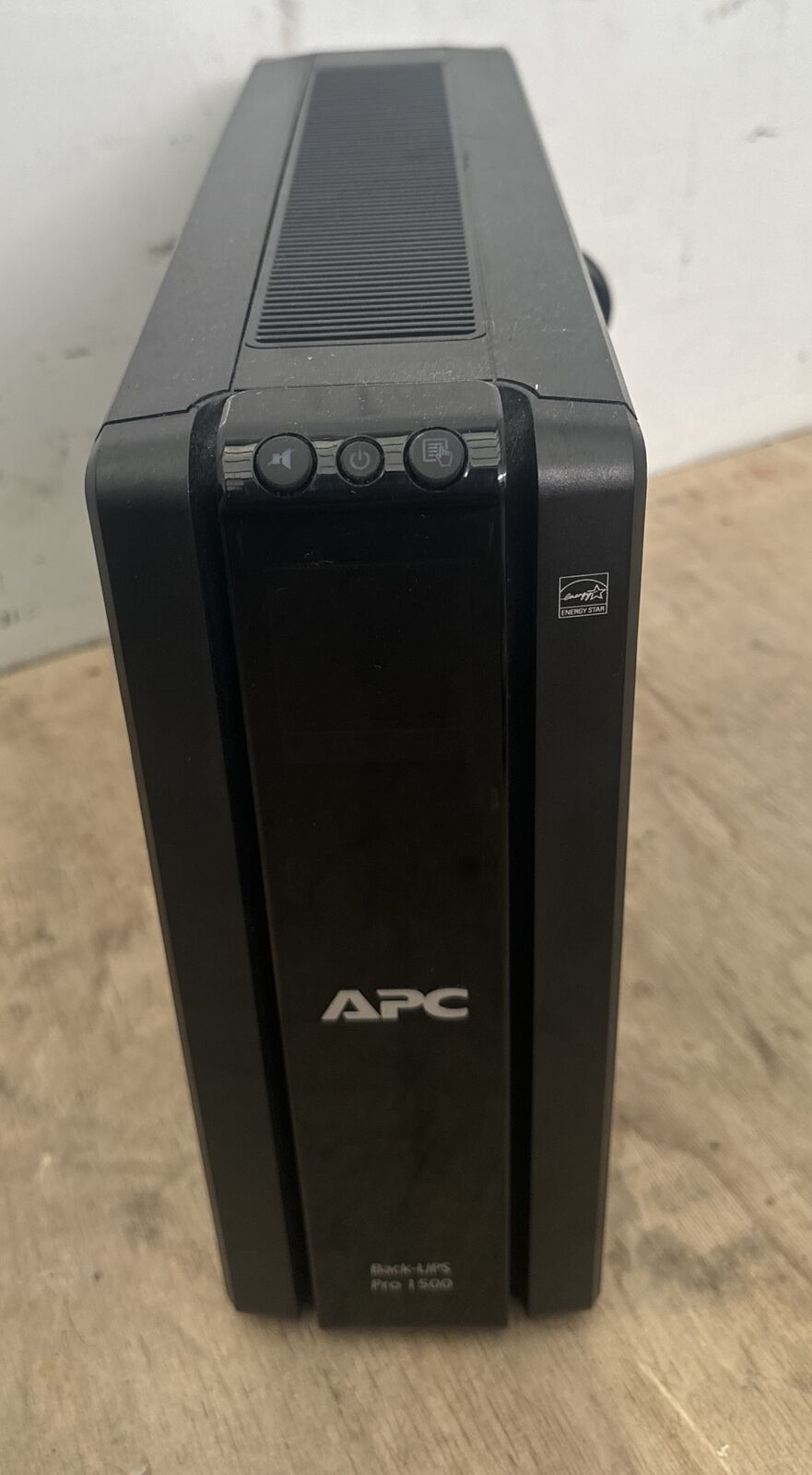 APC BR1500G Back-ups Pro 1500 Battery Backup & Surge Protector NO BATTERY