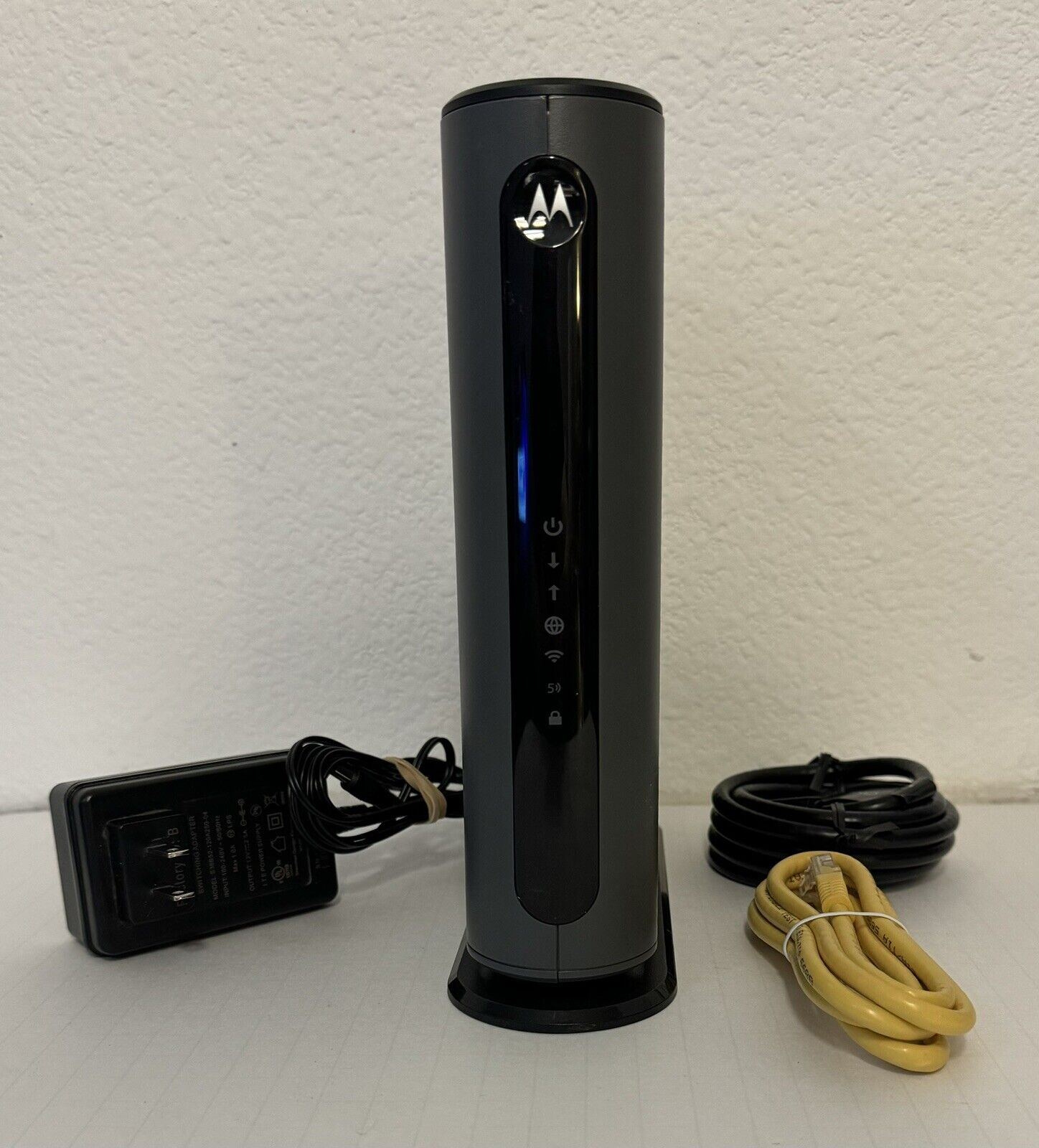 Motorola MG7550 Dual Band AC1900 Cable Modem and Wi-Fi Gigabit Router