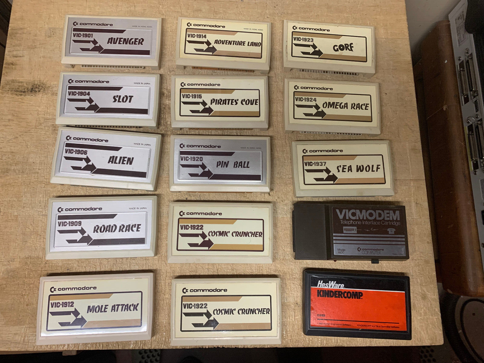 HUGE VINTAGE LOT: 1981-85 Commodore VIC-20 Cartridges - LOT OF 15