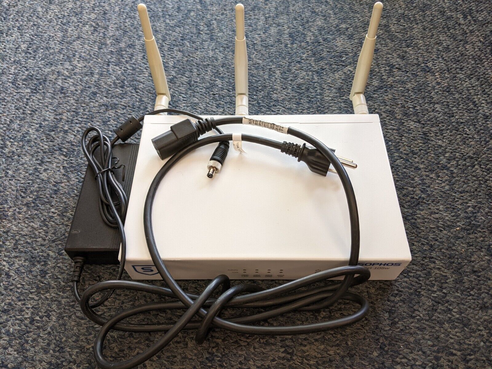 pfSense four-port Gigabit wireless router/firewall on Sophos SG 105w hardware