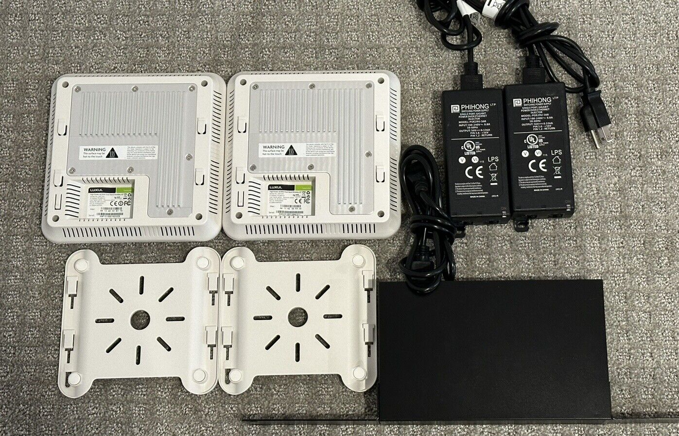 Luxul WiFi 2 x AC1900 APs 2 x Injectors and XWC-1000 Controller XWS-2510 Kit