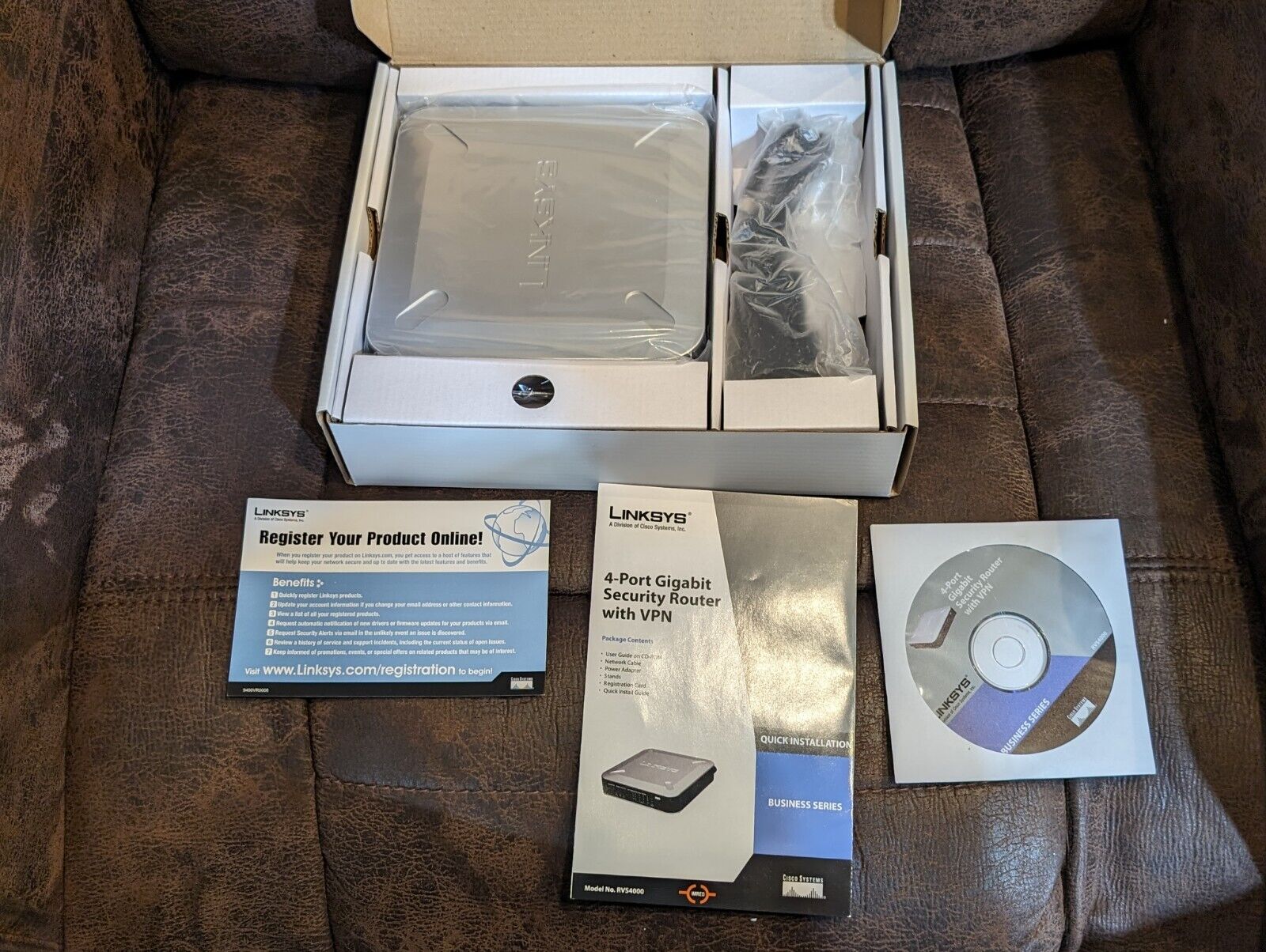 Linksys Cisco RVS4000 4-Port Gigabit Security Router  VPN Small Business Opened 