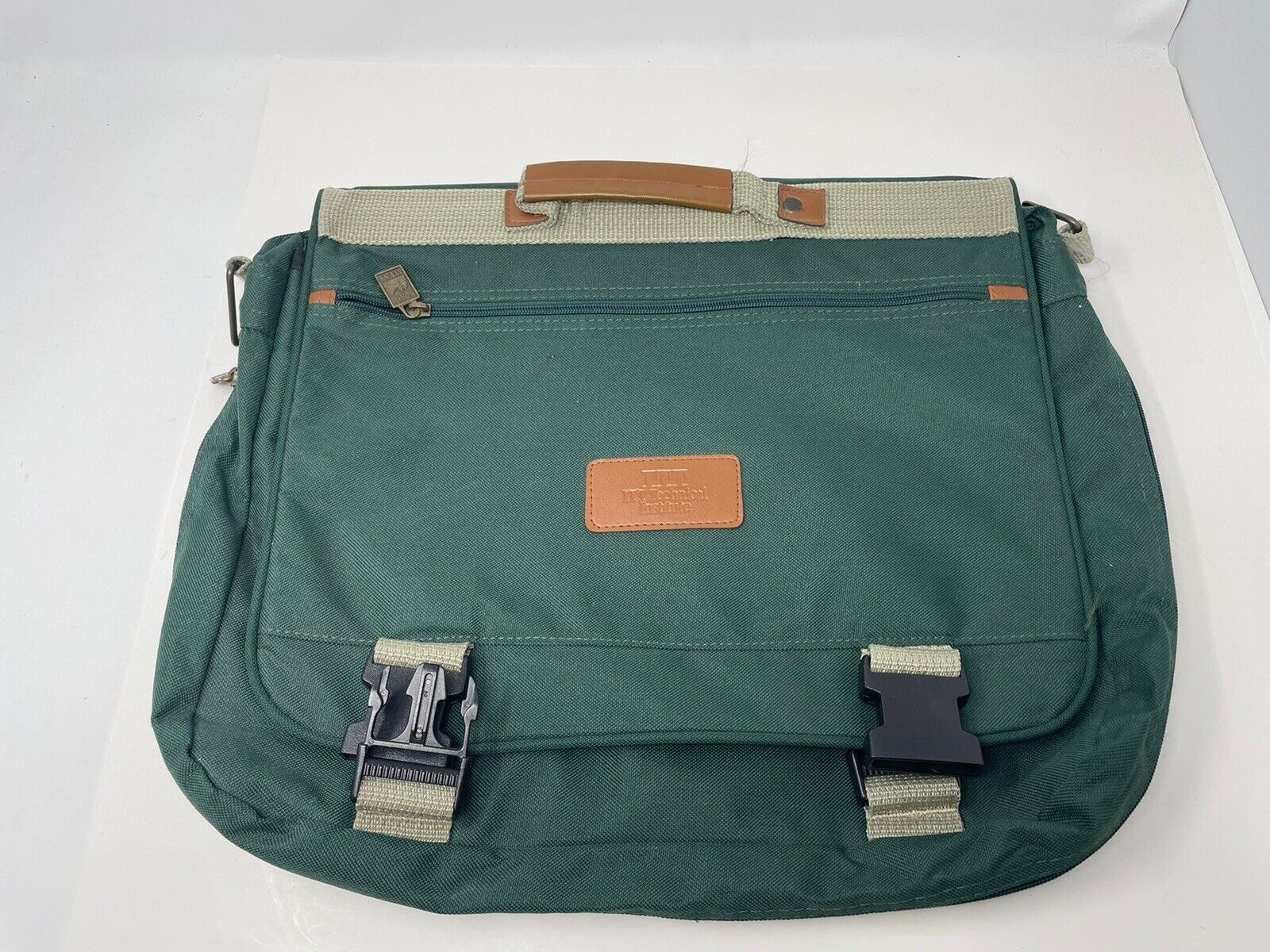 ITT TECH  Vintage Laptop Bag Leed’s North West Collection -New Condition