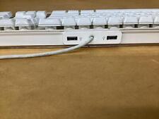 Apple A1048 (EMC: 1944) Wired Keyboard White picture