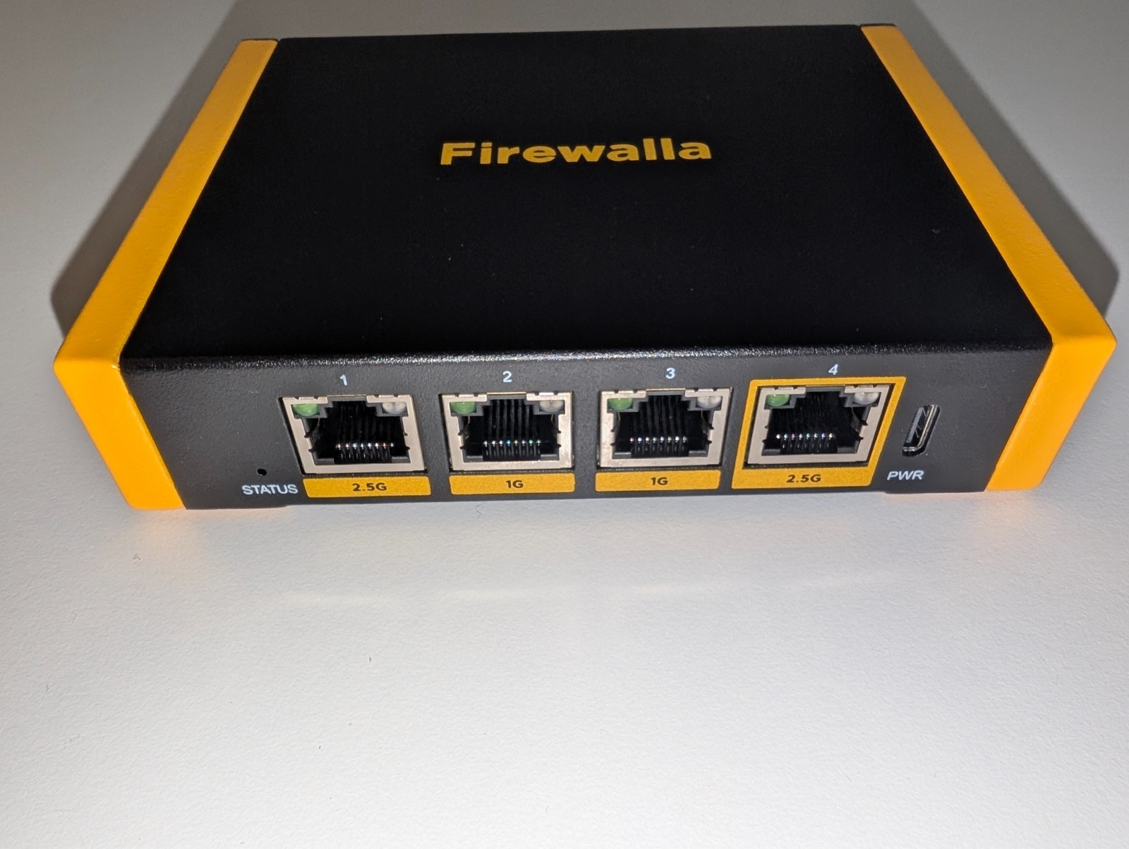 Firewalla Gold SE Firewall Router 2x 2.5GbE Just Opened + Original Accessories