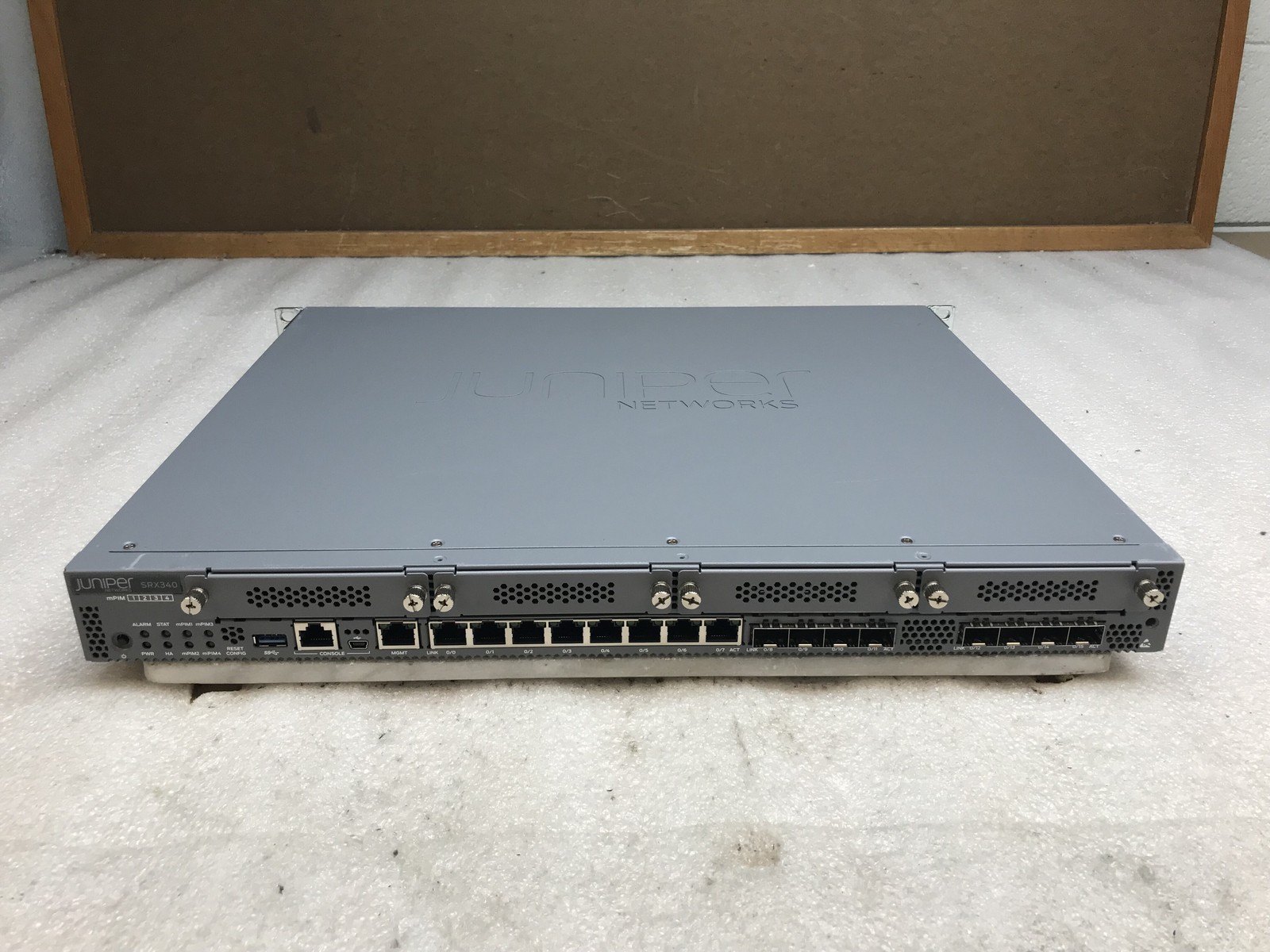 Juniper Networks SRX340 16x1GbE Ports Service Gateway Security Appliance W/ Ears