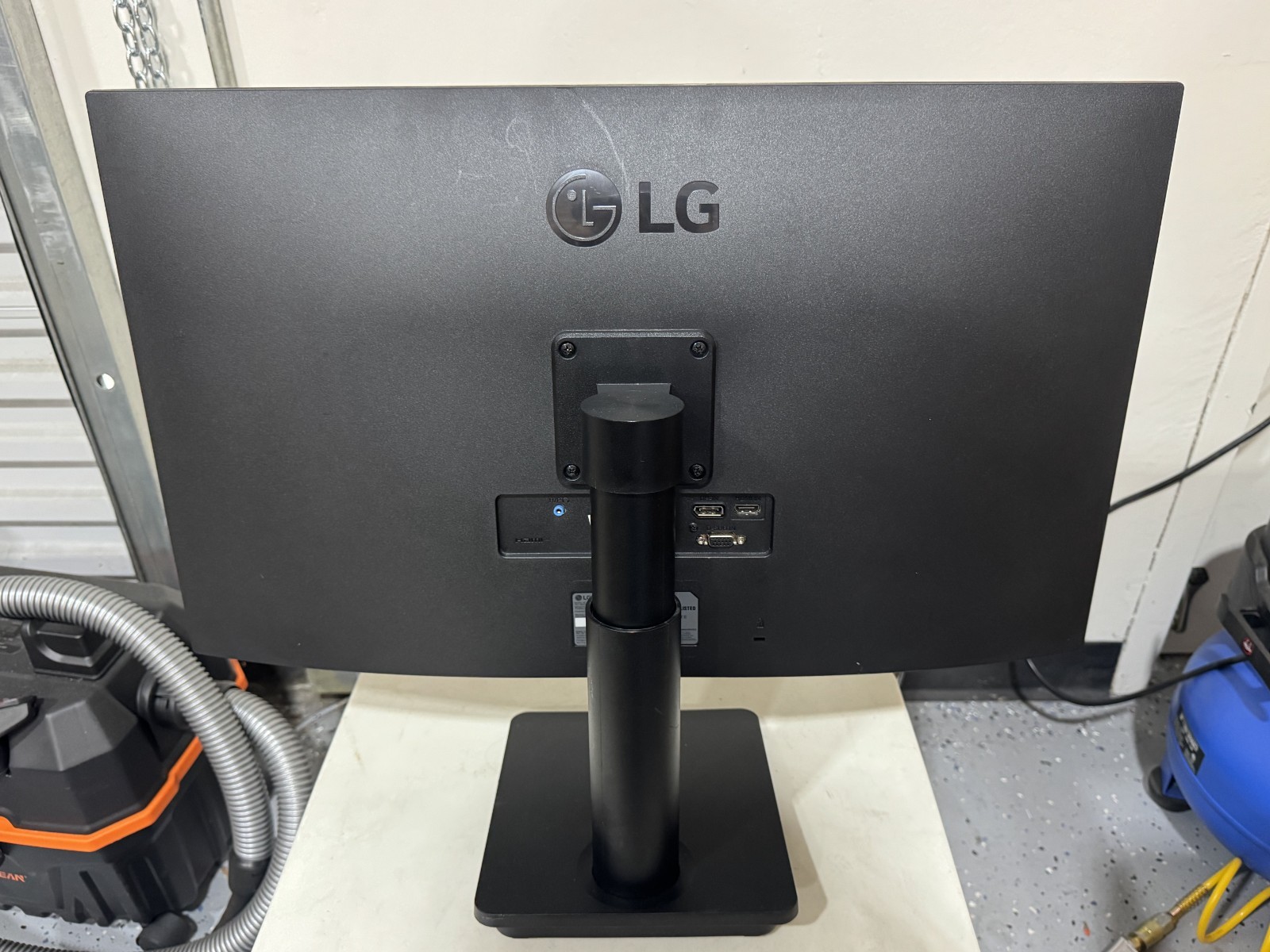 LG 27MQ44B-B 27