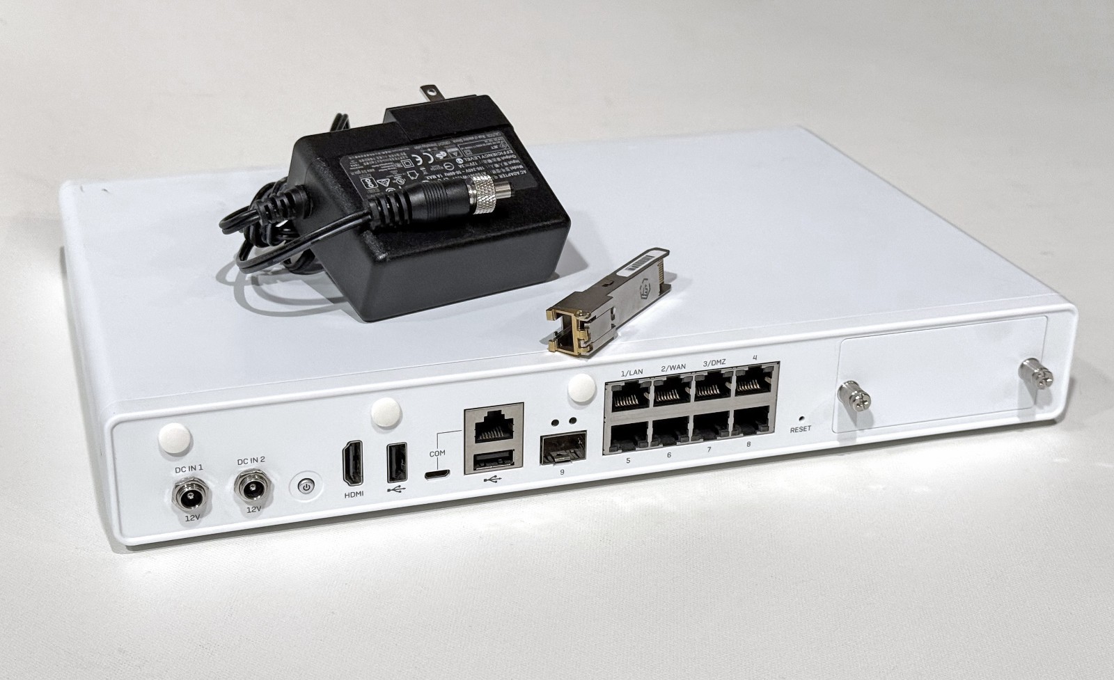 OPNsense Firewall VPN QAT AES Atom C3558 2.20GHz 6GB DDR4 64GB SSD 9x Intel NICs
