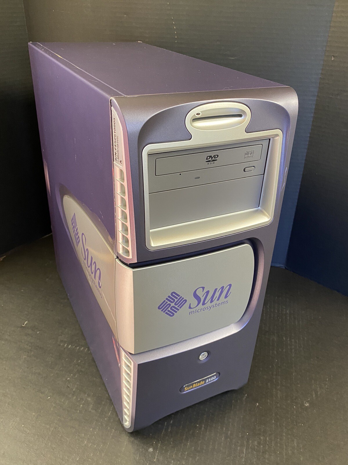SUN Blade 2500 Silver 1x 1.6GHz 4GB Mem XVR-1200 146GB HDD DVD-ROM, TESTED