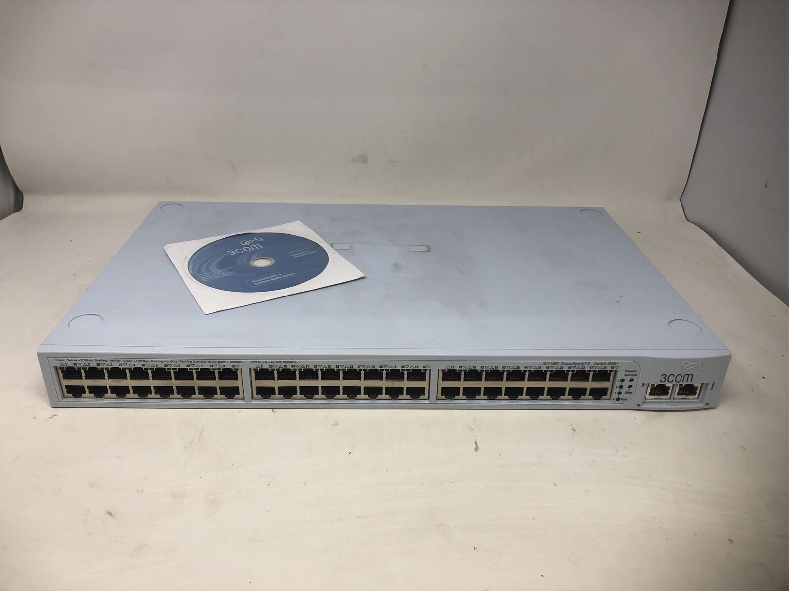 3COM SUPERSTACK 3 - 48 PORT SWITCH 4250T 3C17302 - PREOWNED