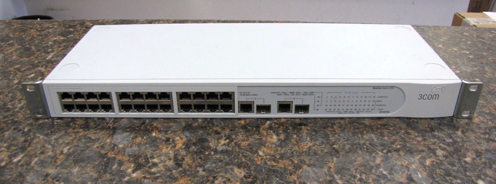 3Com  Baseline (3C16475A) 24-Ports Rack-Mountable Ethernet Switch