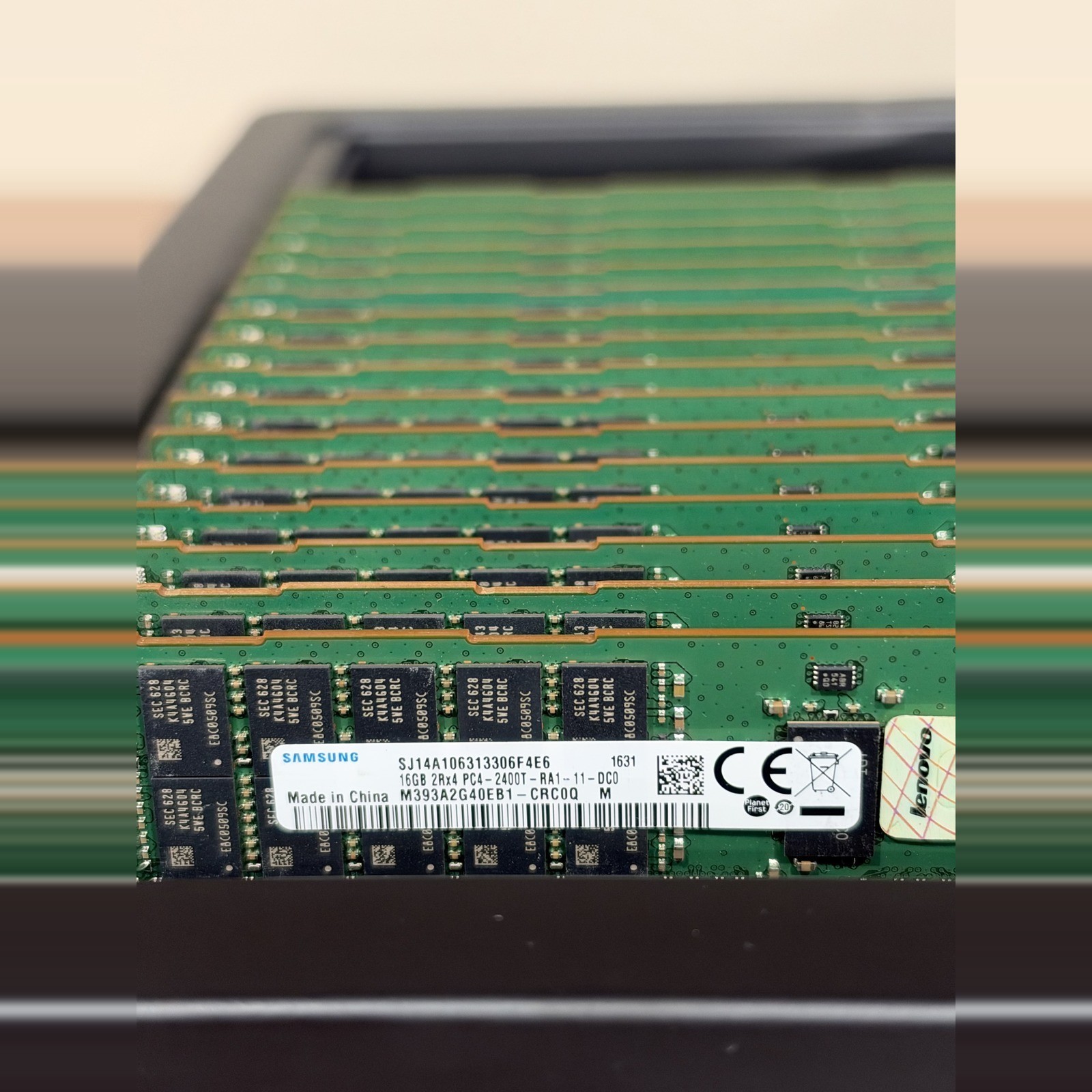 Lot of 16 Samsung 16GB DDR4-2400T PC4-19200R ECC RDIMM 2Rx4 M393A2G40EB1-CRC0Q
