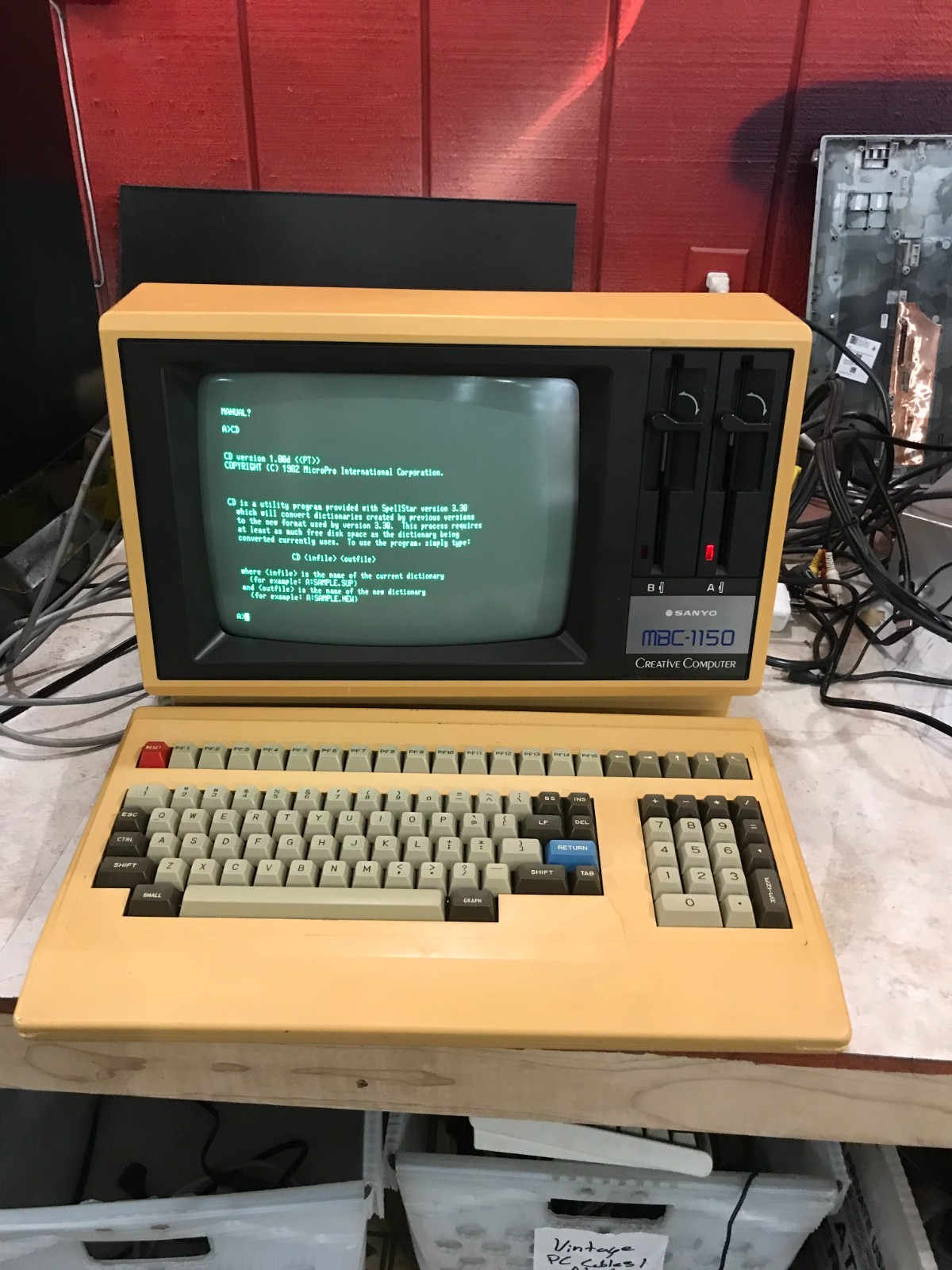 Rare Vintage Sanyo MBC-1150 Terminal With Keyboard CPM2.2 — Boots - DW