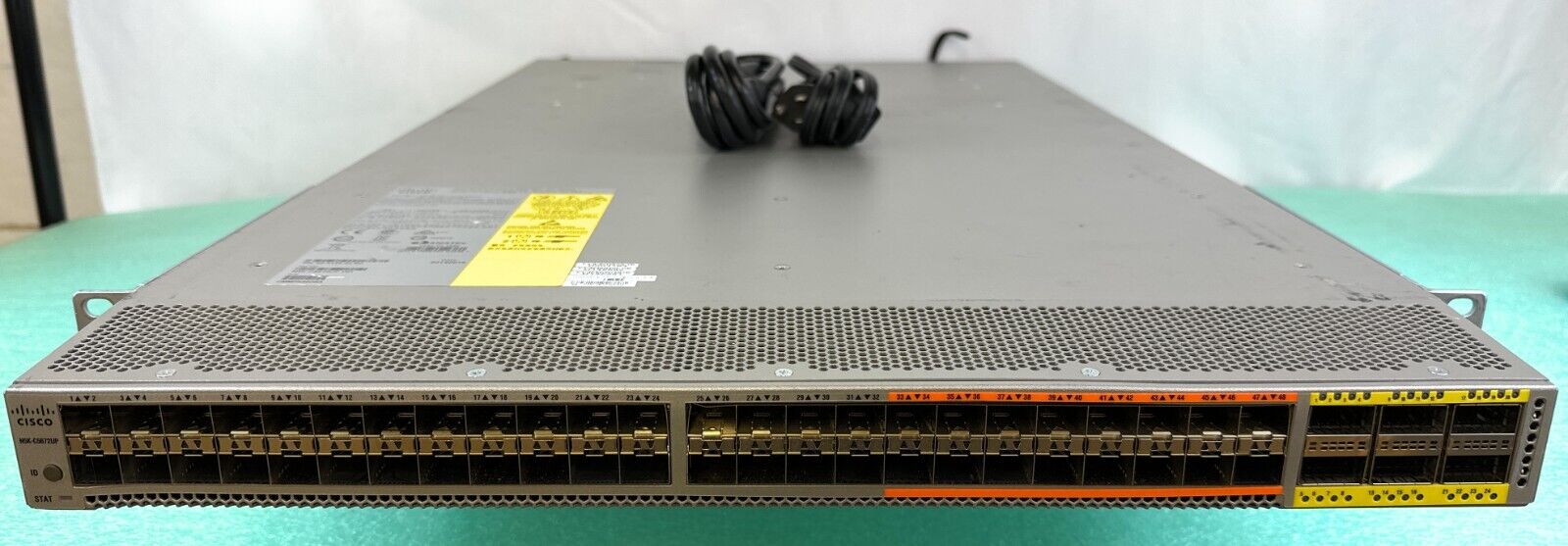 Cisco NEXUS 5672UP N5K-C5672UP 48x SFP+ 6x QSFP+ Network Switch Dual Power NO OS