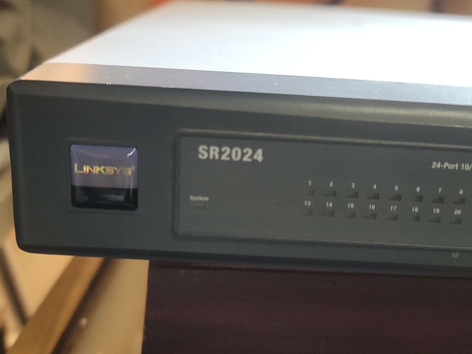 Cisco Linksys SRW2024 24-Port 10/100/1000 Gigabit Switch 