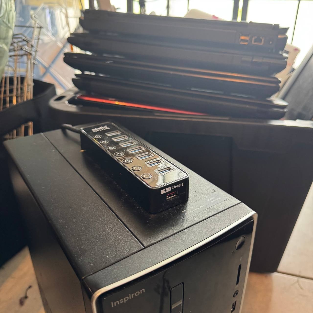 Huge Electronics Lot 29 Pc: 25 Laptops 3 Monitors 1 PC Dell Apple Lenovo