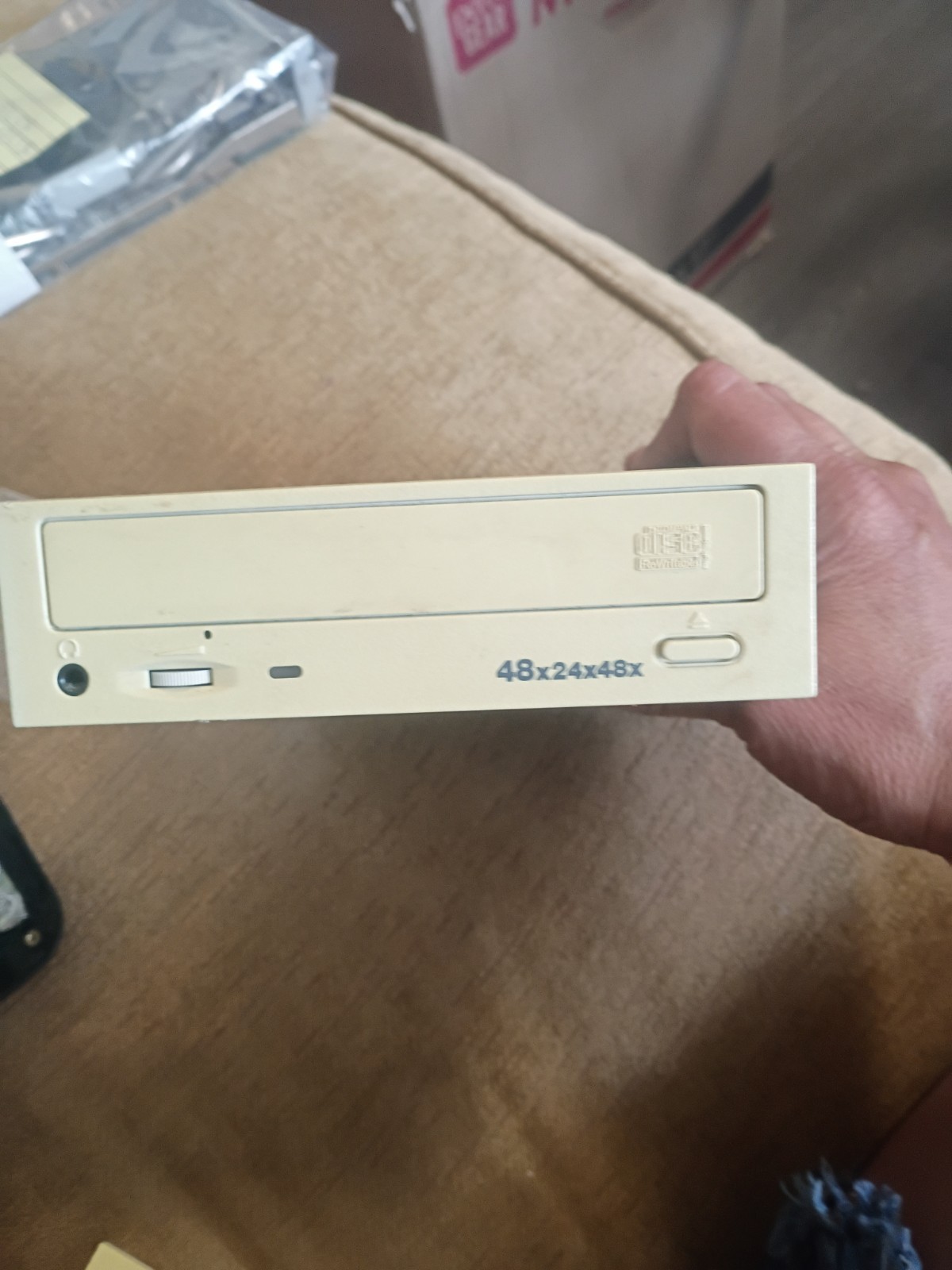 Universal Buslink LTR-48246S Internal 5.25