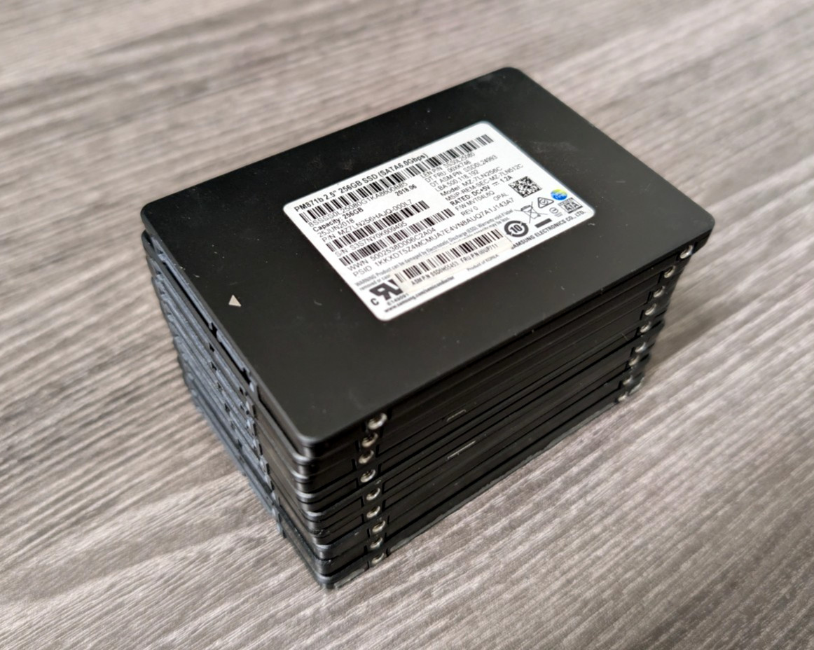 LOT of 9 Samsung PM871b 2.5\
