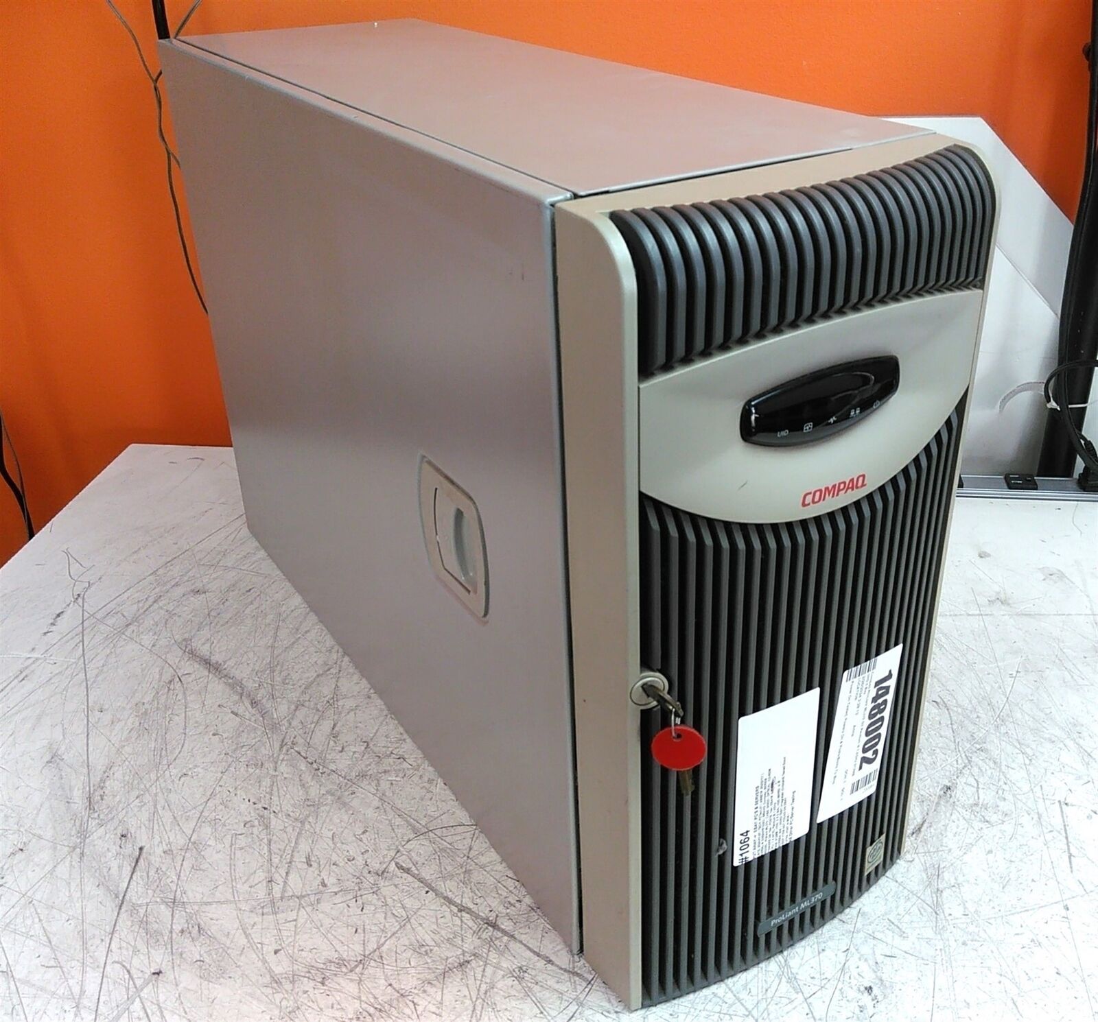 Compaq ProLiant ML370 G2 Pentium III 1.4GHz 512MB 0HD 6 Bay