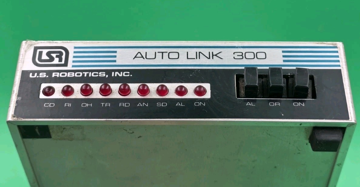 Rare U.S. Robotics Auto Link 300 Baud Modem Vintage 1983 Early USR Computer