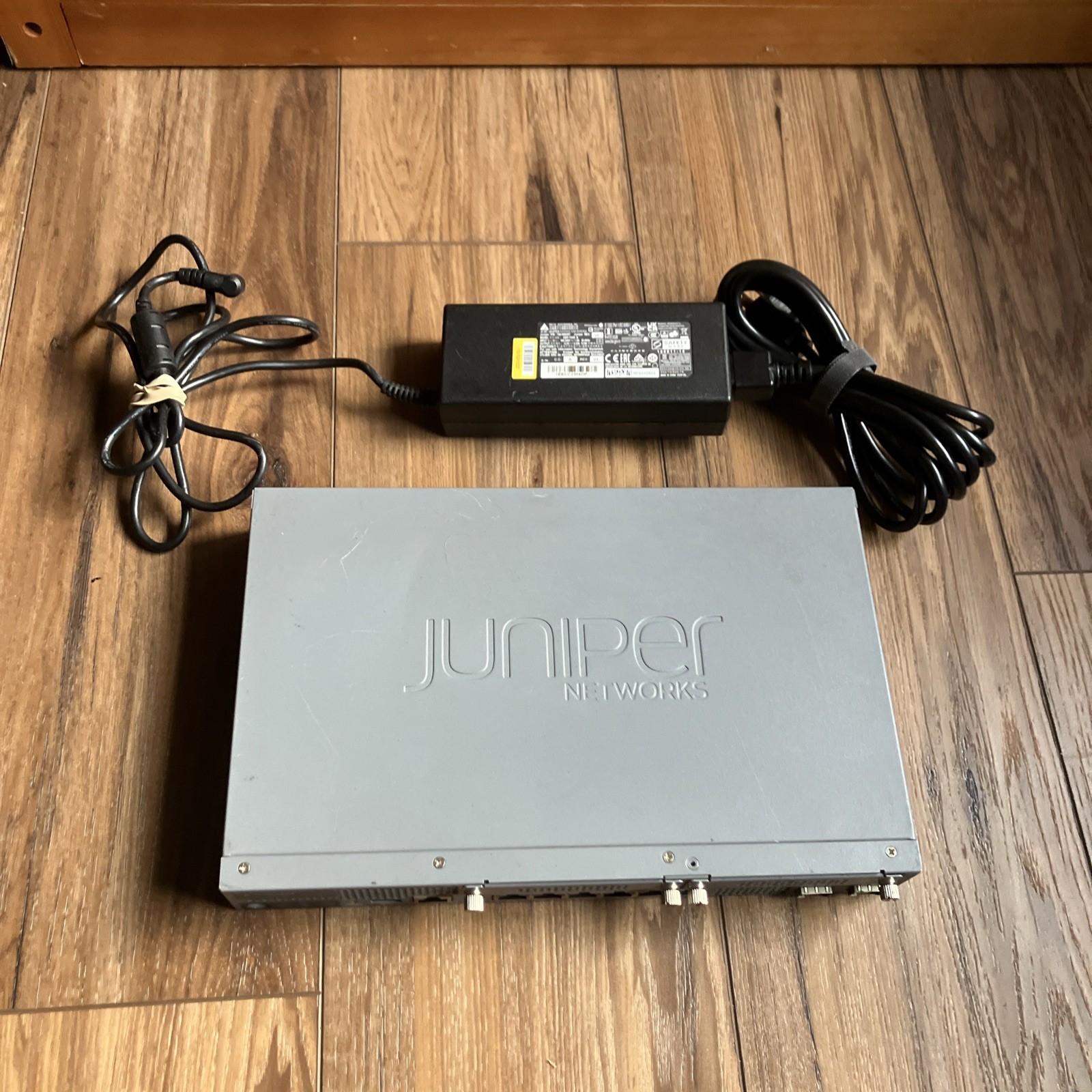 Juniper SRX320 8-Port Security Services Gateway Appliance w/ AC Adapter