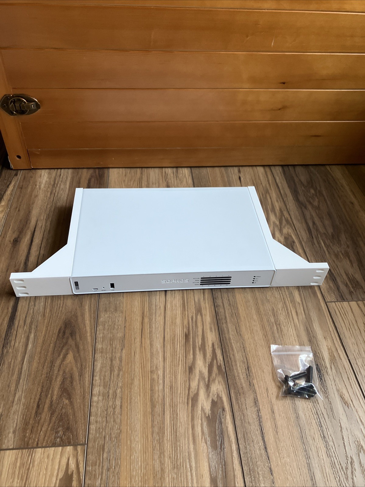 SOPHOS Rack Ear Mount Kit XGS118 XGS128 XGS138 Firewall Device XGS 118 128 138