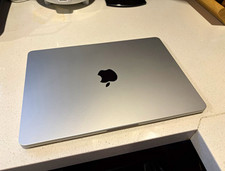 Apple MacBook Air 13-inch (2025) M4 32GB RAM 2TB SSD Silver macOS picture